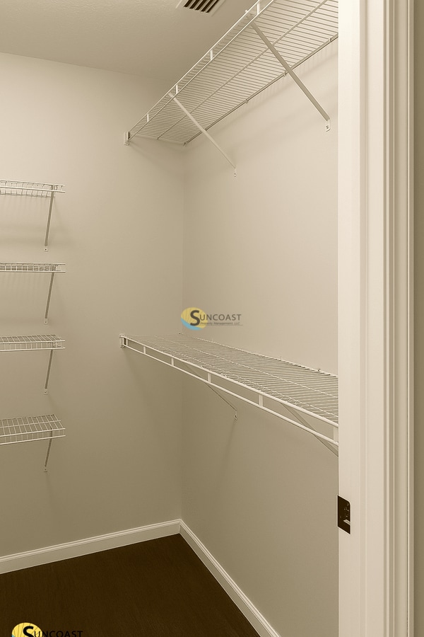 Building Photo - 5550 Oak Crossing Dr