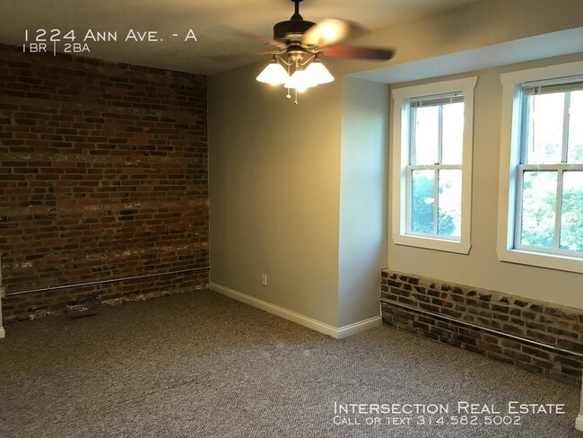 Building Photo - Stunning, Two-Level Soulard Apartment