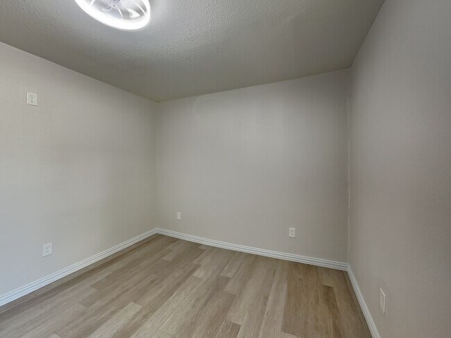 Building Photo - 4348 Spindletree Ln