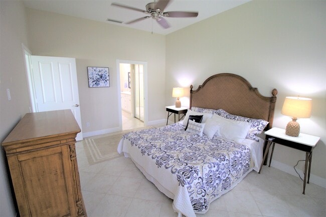 Master Bedroom - 8702 Wakefield Dr