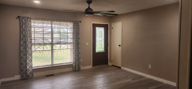 Building Photo - 203 Fleming Dr