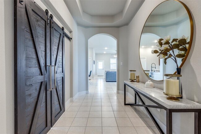 Building Photo - 2411 Ocean Key Dr