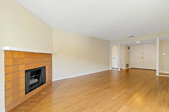 Building Photo - 775 Chestnut St