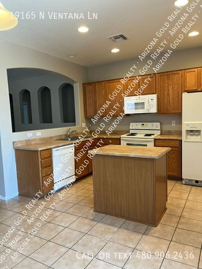 Building Photo - 19165 N Ventana Ln