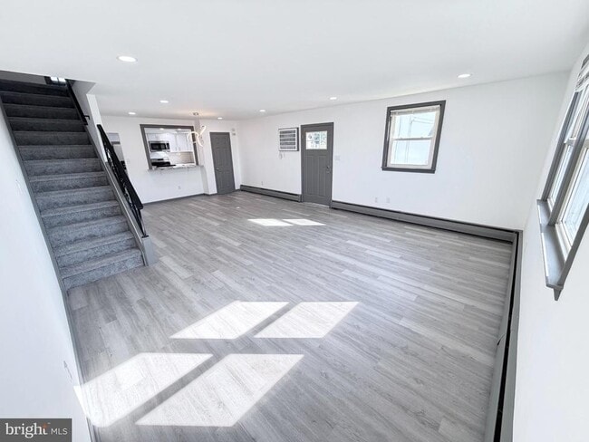 Building Photo - 1612 Tremont Ave