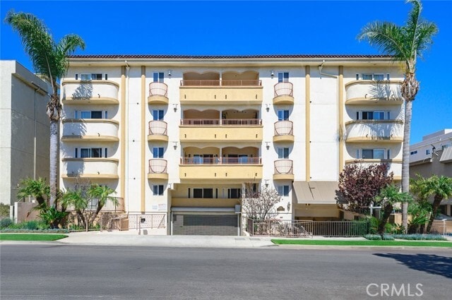 Primary Photo - 1828 Glendon Ave