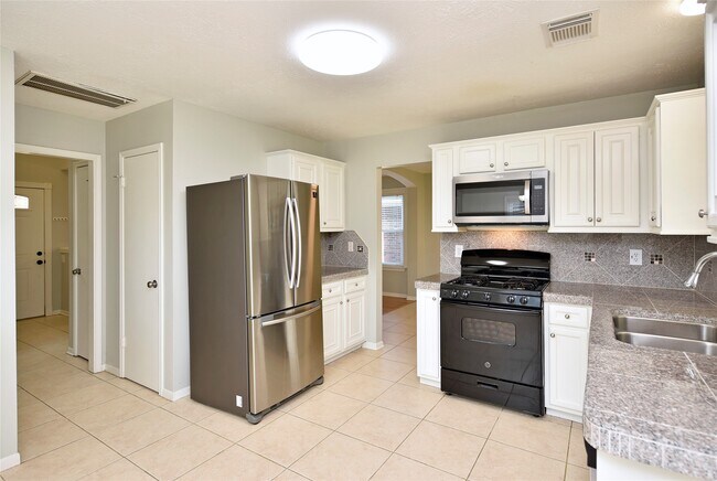 Building Photo - 31106 Pine Bay St