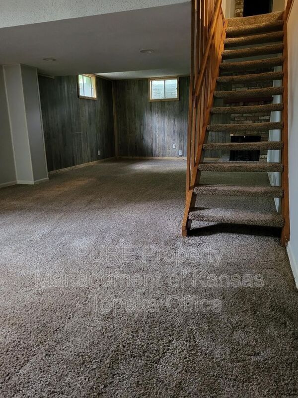 Building Photo - 3323 SW Arrowhead Rd