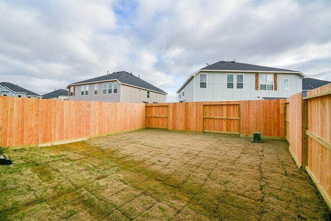 Building Photo - 5410 Holly Hvn Ct