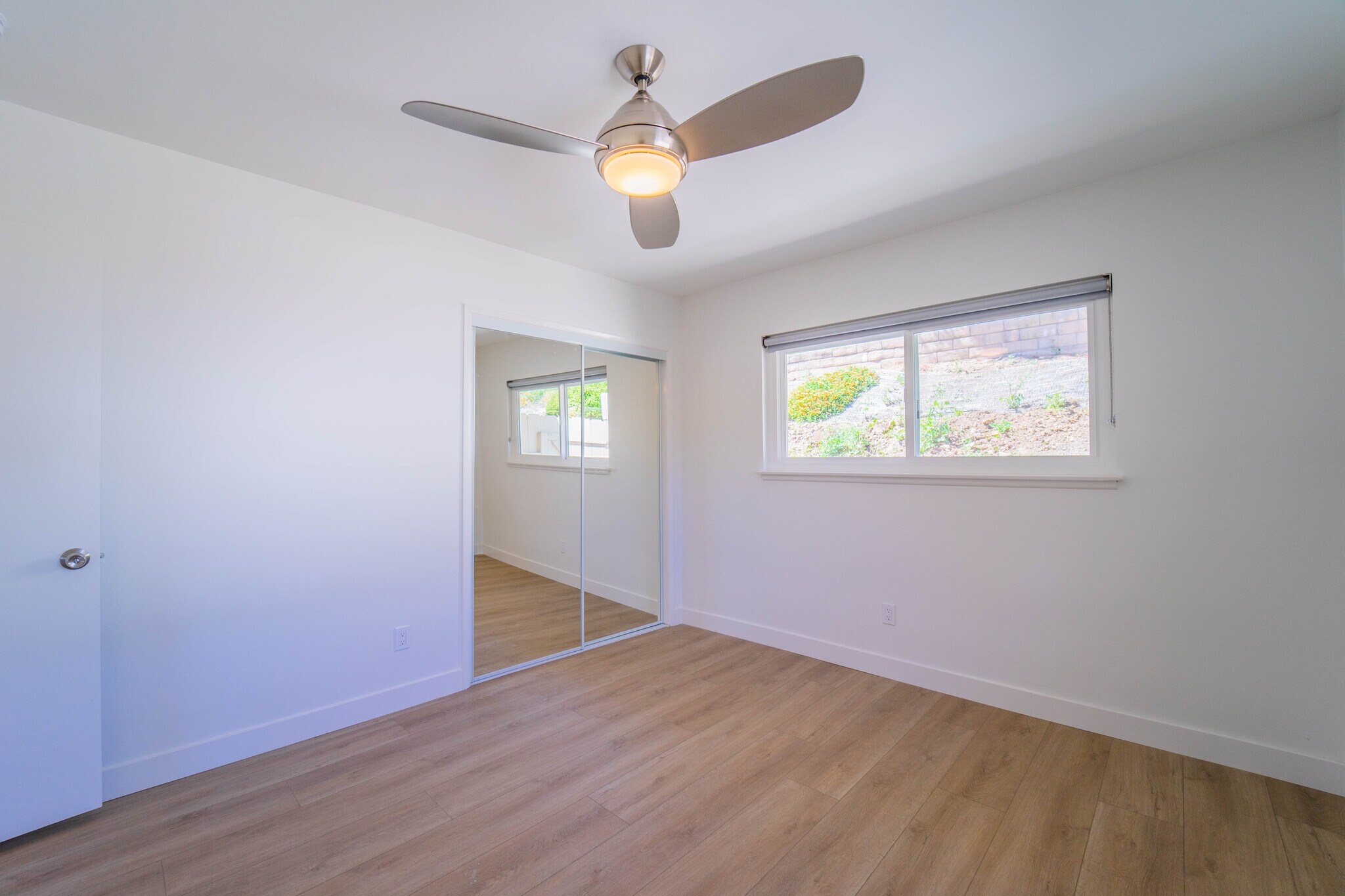 Building Photo - 1830 Illion St