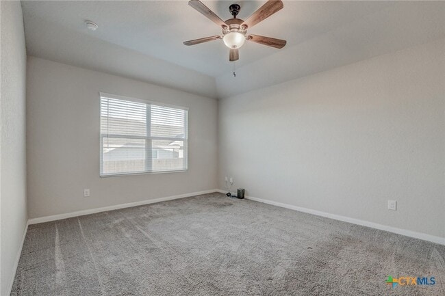 Building Photo - 1945 Redstart