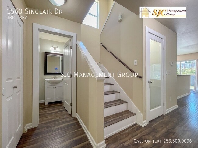 Building Photo - 1560 Sinclair Dr
