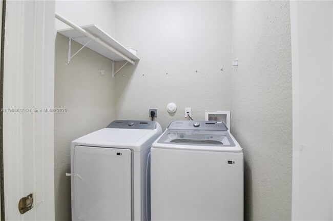 Building Photo - 12844 SW 133rd Terrace