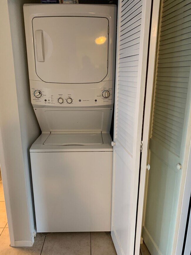 Building Photo - Two-bedroom two-bathroom at Kihei  Shores