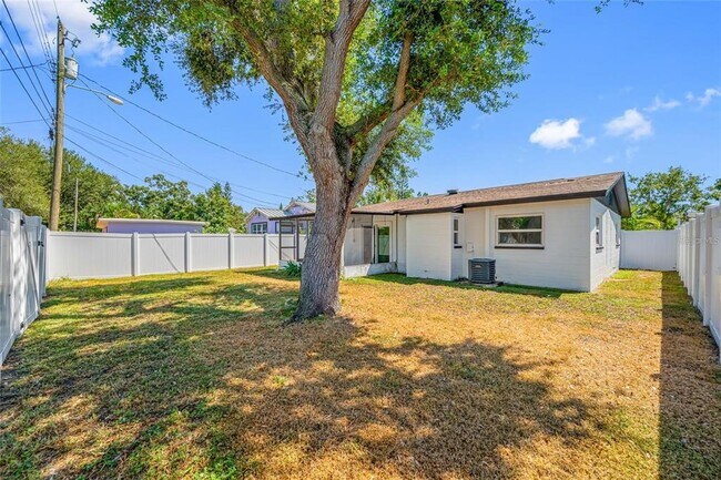 Building Photo - 1411 39th Ave N