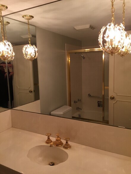 Hallway bathroom with shower and bathtub - 104 Winston Pl