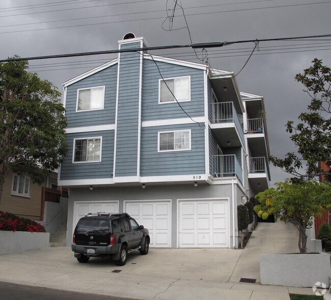 Primary Photo - 519 E Walnut Ave