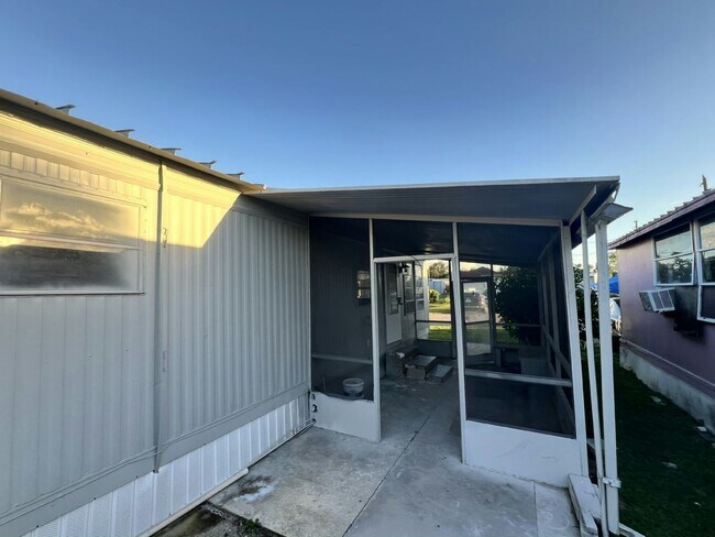 Building Photo - 108 Southland Ct