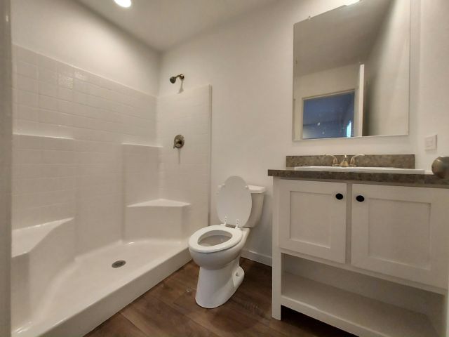 Building Photo - 4650 E Carey Ave