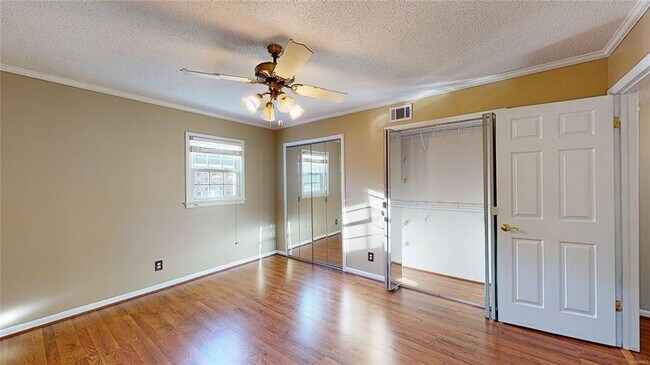 Building Photo - 126 Cedar Dr