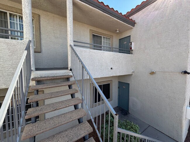 Building Photo - Beautiful 2Bed/2Bath home located in the C...