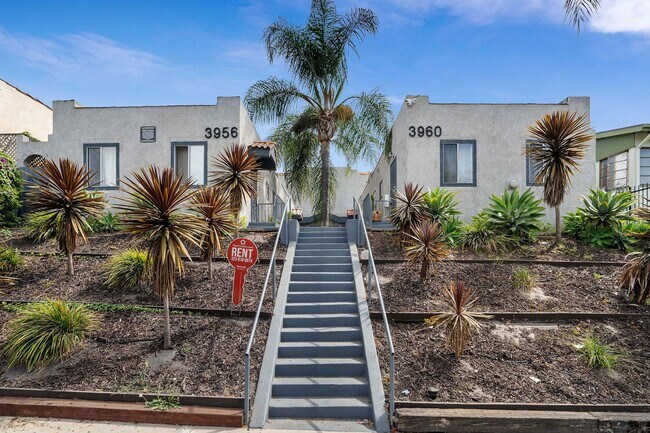 Building Photo - Cozy 1 Bed / 1 Bath with Stainless Steel K...