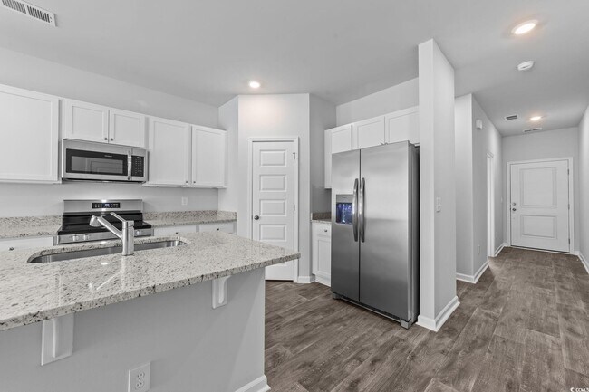 Building Photo - 136 Talladega Dr