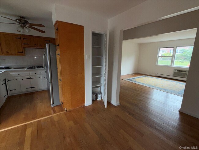 Building Photo - 27 Bon Aire Cir