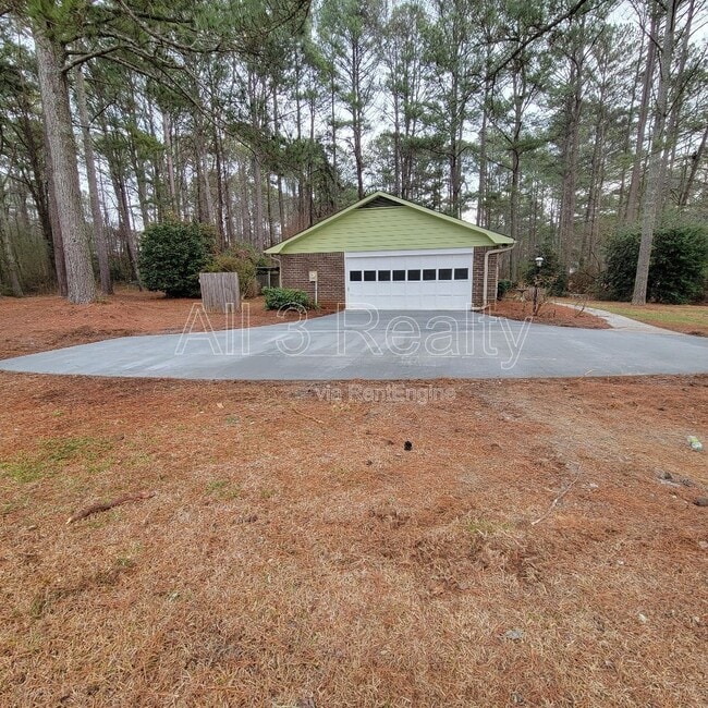 Building Photo - 175 Eli Run