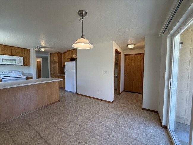 Building Photo - 6810 Aster St