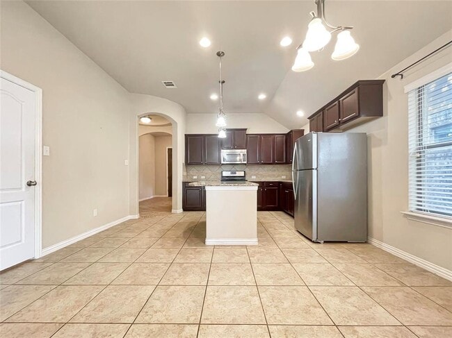 Building Photo - 2468 Millbrook Loop