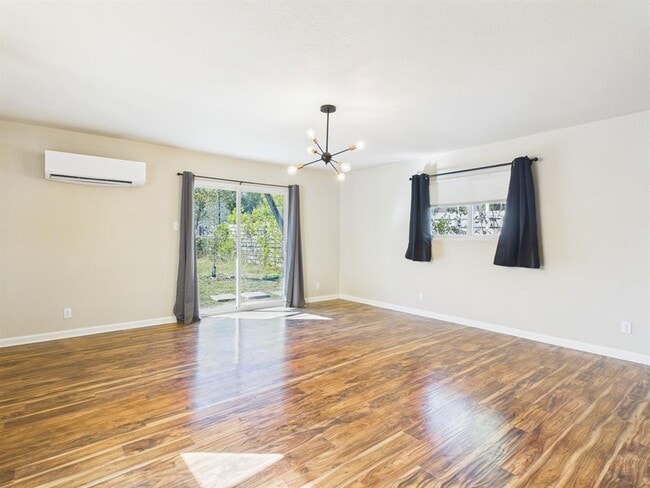 Building Photo - 1411 Kamar Dr