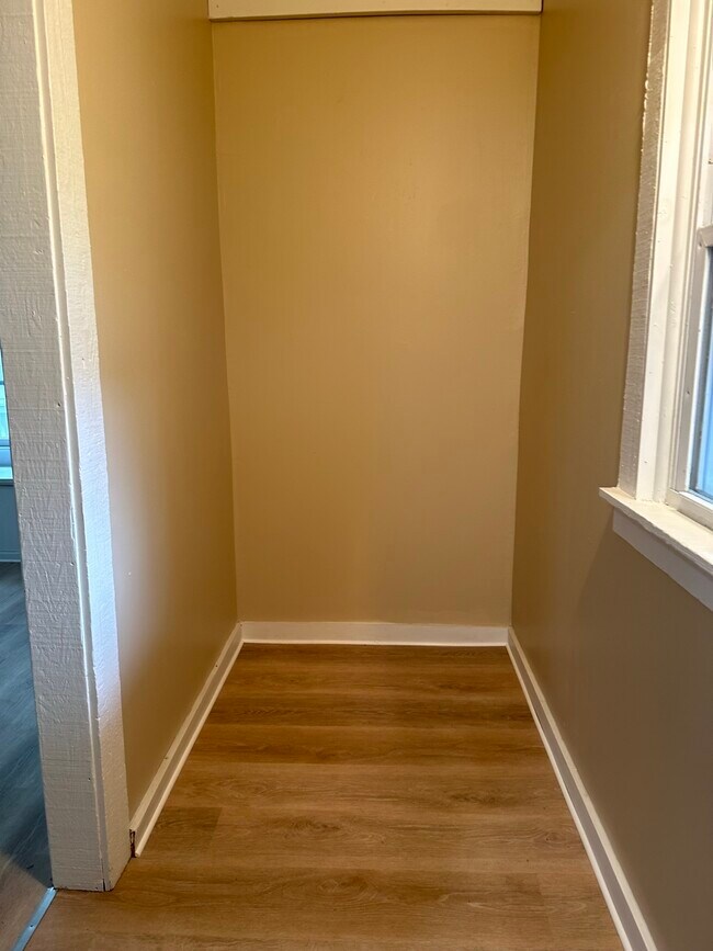 Building Photo - 297 Cedarwood Ter