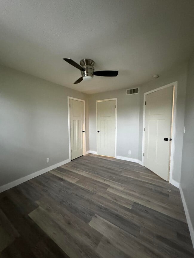 Building Photo - 3405 Balboa Ln