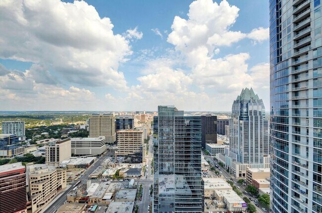 Building Photo - 102 Colorado St