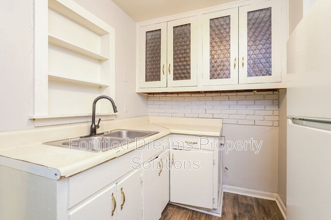 Building Photo - 3682 Yale Ave