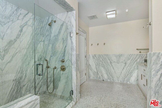 Building Photo - 15225 Palisades Village Ln