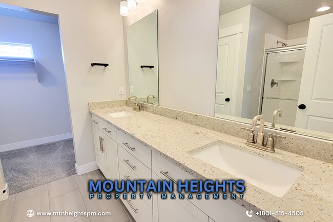 Building Photo - 2234 W Northridge Dr