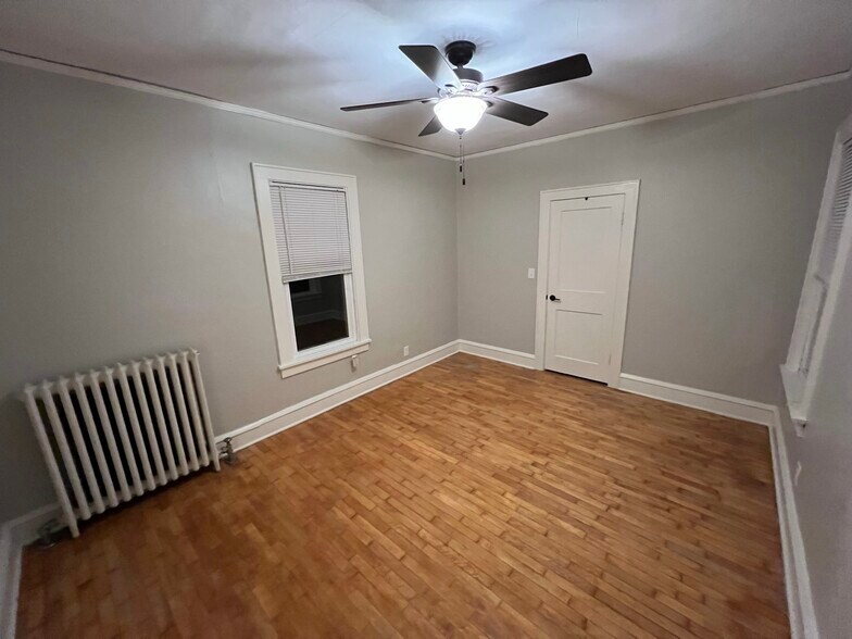 Bedroom - 118 E Franklin St