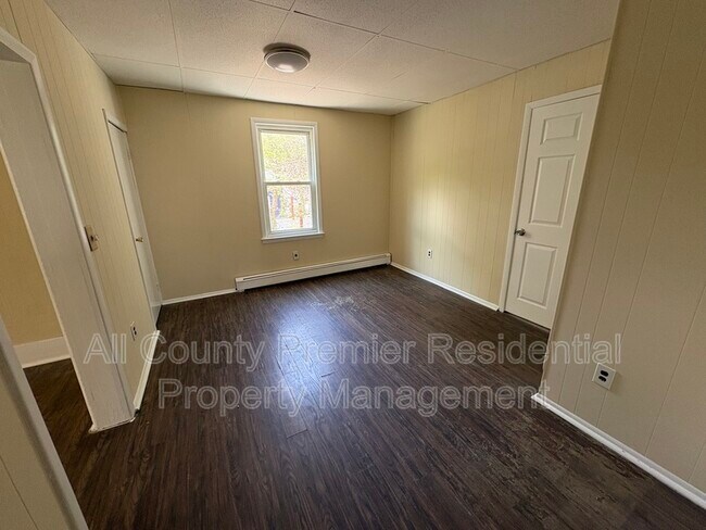 Building Photo - 401 US-9