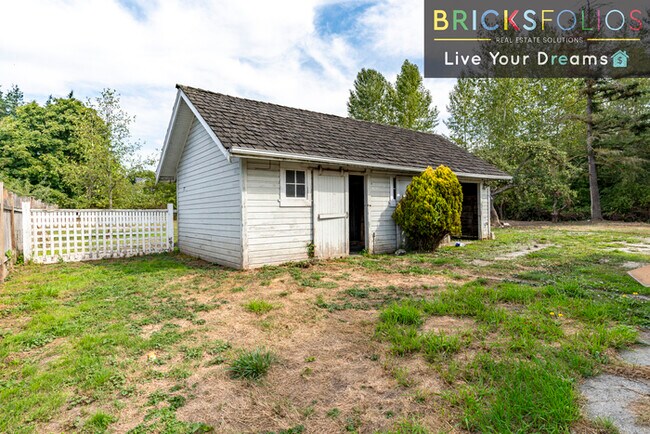 Building Photo - Nestled in the heart of a warm and welcomi...