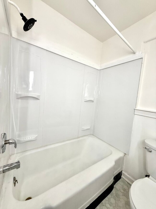 Building Photo - Three Bedroom Home in Muskegon