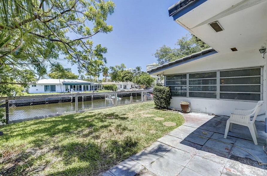 Building Photo - 2041 Coral Reef Dr