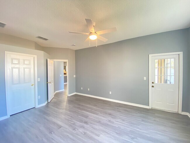 Building Photo - 13431 Meadow Bay Loop