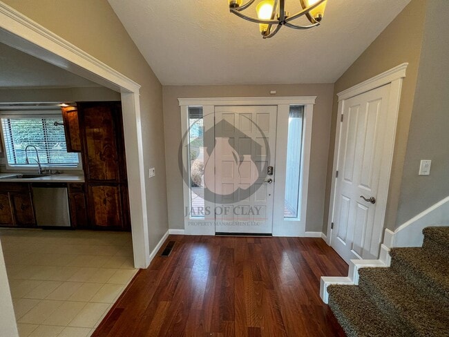 Building Photo - Beautiful South Salem Home-