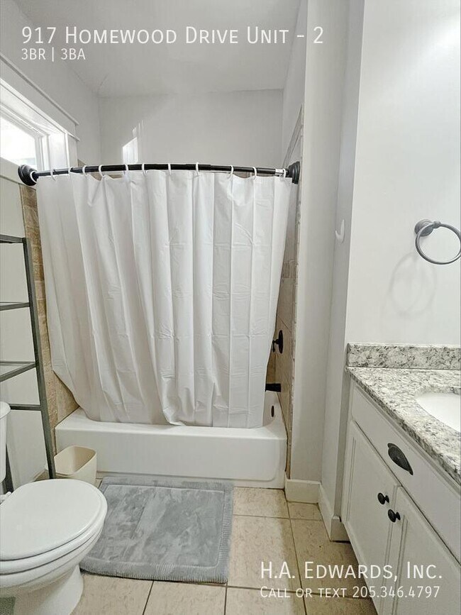 Building Photo - 917 Homewood Dr