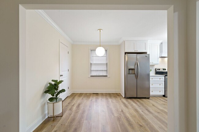 Building Photo - Downtown Greenville Market- Fully Renovate...