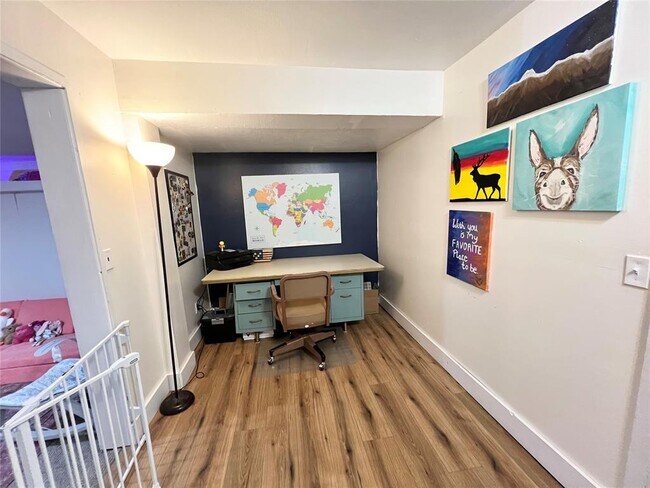 Building Photo - 408 5th St