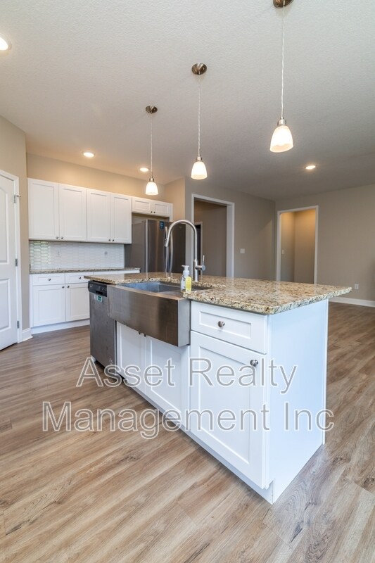 Building Photo - 127 Van Gilder Way