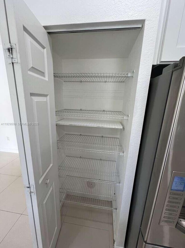 Building Photo - 3399 W 90th Terrace